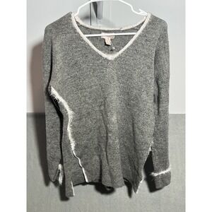 Forever 21 Contemporary Women's Gray V-Neck Sweater Fuzzy Trim Split Hem‎ Size M